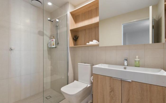 Queen St Apartment 2bed 2bath