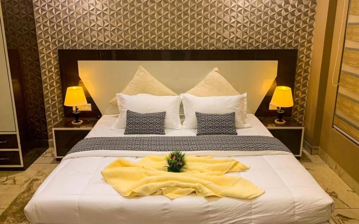 Uptown Boutique Room2 : 2BHK with Parking