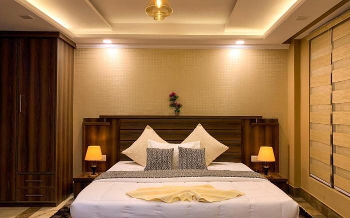 Uptown Boutique Home Room3-Luxuriously Homely 2BHK