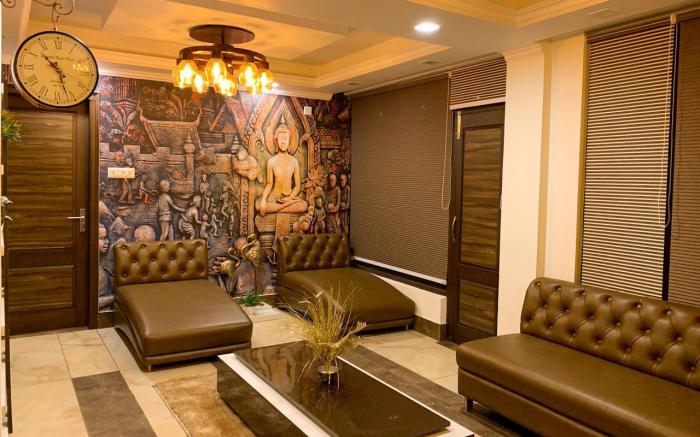 Uptown Boutique Home Room4-Luxuriously Homely 2BHK