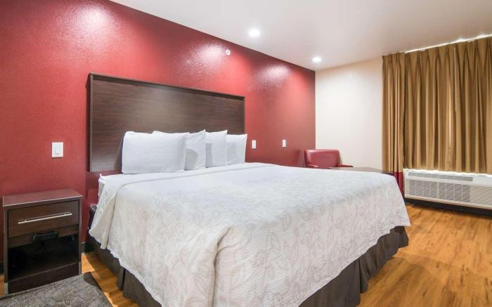 Red Roof PLUS+ Fort Worth - Burleson