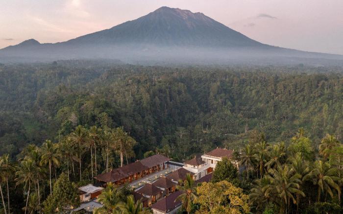 Tapa Agung View