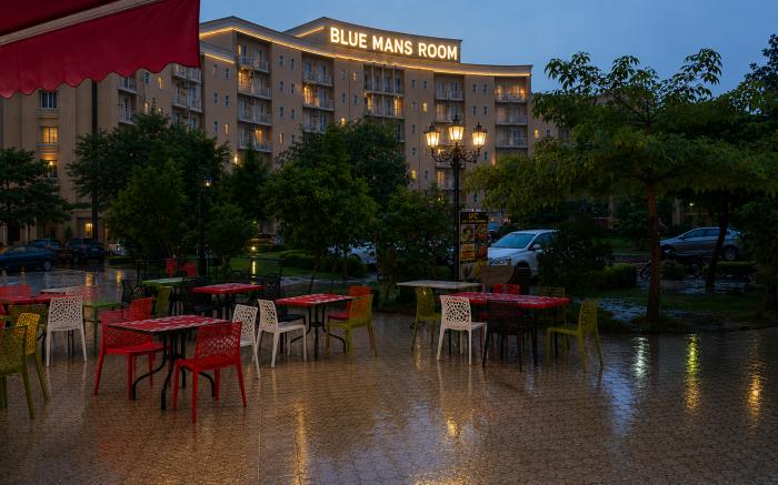 Blue Men Apartment 