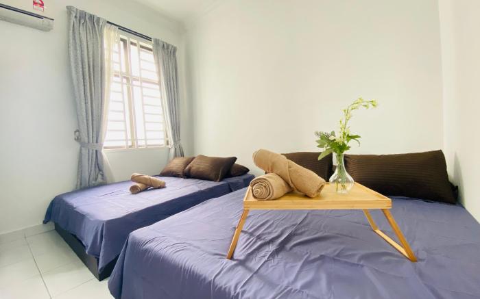 Cozy 1-10pax 4QBed 2SBed Shah Alam Sec7 near Icity