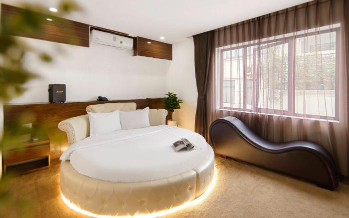 Night Hotel