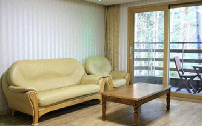 Eastern Park Resort