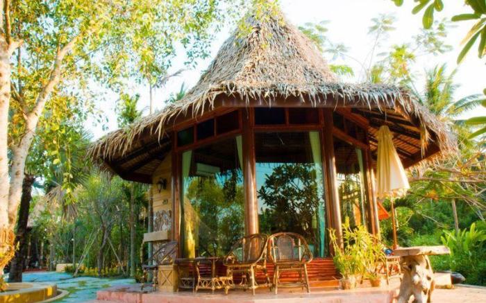 Amphawa Club Resort & Spa