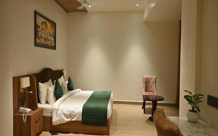 Hotel Gold In Leaf