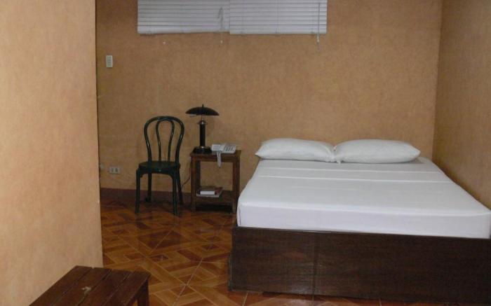 Plaza Maria Luisa Suites Inn