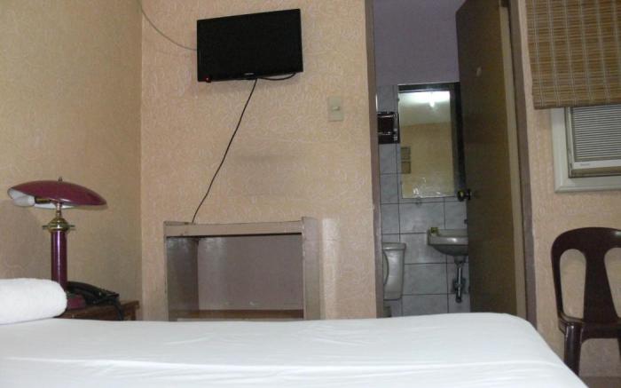 Plaza Maria Luisa Suites Inn