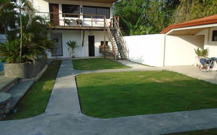 Parrot Resort Moalboal