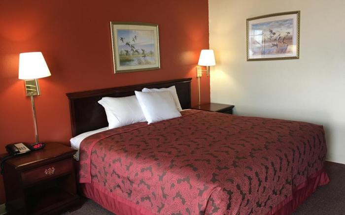Western Plaza Inn