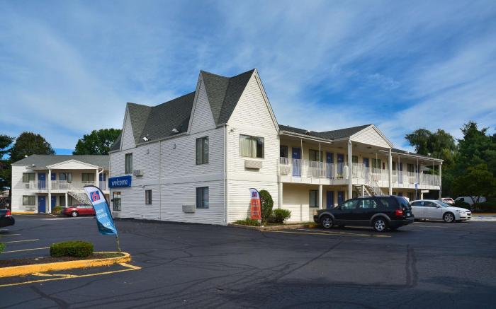 Motel 6 Southington, CT - Hartford