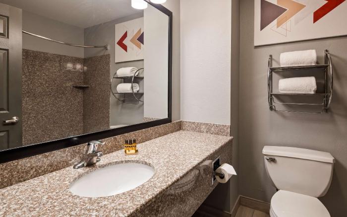 Best Western Plus New Cumberland Inn and Suites
