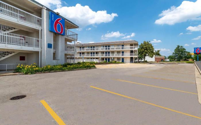 Motel 6 Rolling Meadows, IL - Chicago Northwest