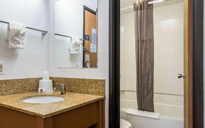 Motel 6 Elk Grove Village, IL