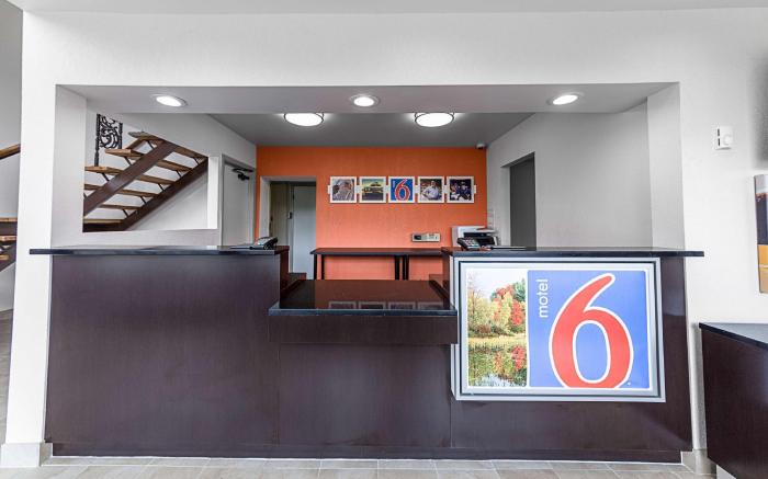 Motel 6 Warminster, PA