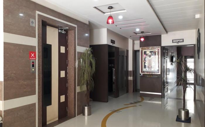 Hotel Raviraj Palace