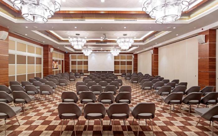 DoubleTree by Hilton Hotel Kusadasi