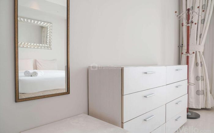 Homey & Comfort Stay 2BR Bellezza Apt By Travelio