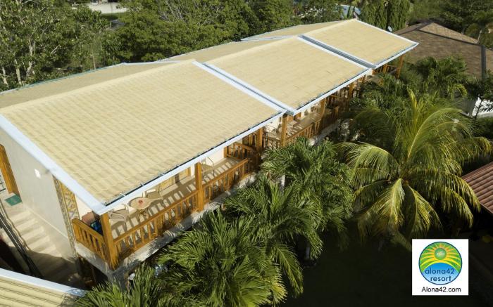 Alona42 Resort