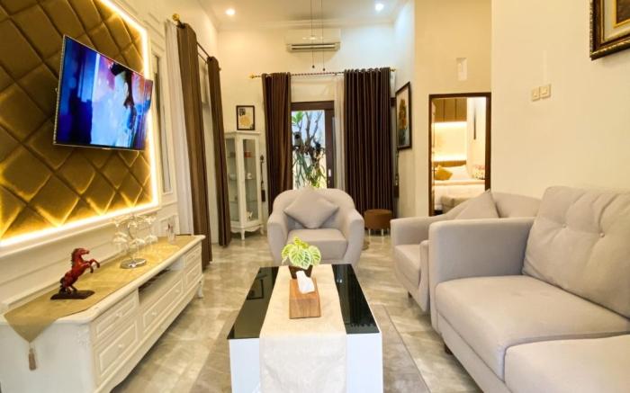 Villa Rose Tail
