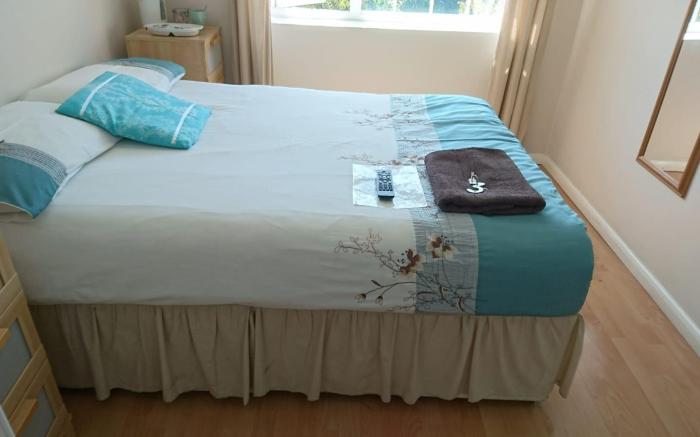 En suite shower room Double room with 1 double deyr