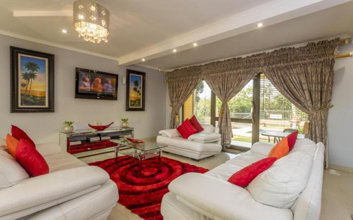 Ezulwini Guest House - Executive Double Room with pool view, 2 guests in Balito