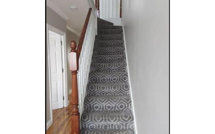 Apple House Wembley Twin Room shared bathroom