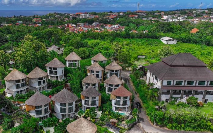 Hillstone Luxury Village