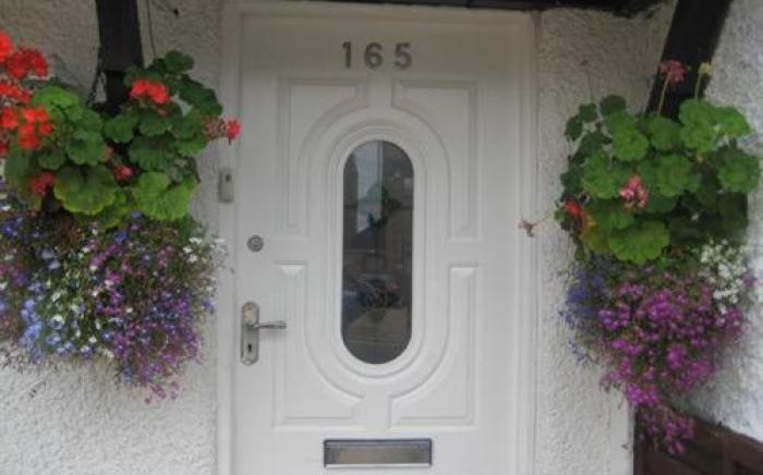 Comfortable Family room with Tv, Free Fast Wifi, Sleeps 3