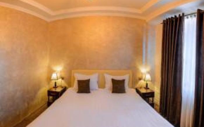 Usman Hotel