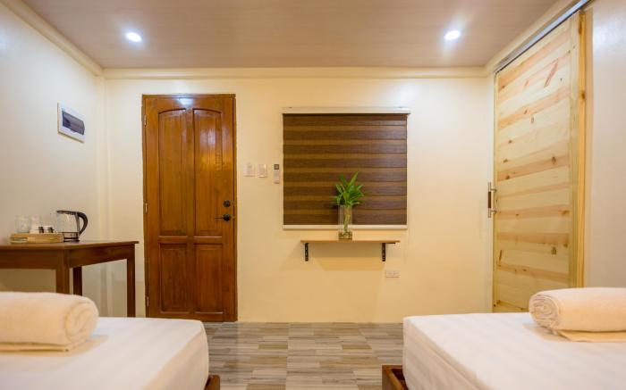 Alona Beachside Inn