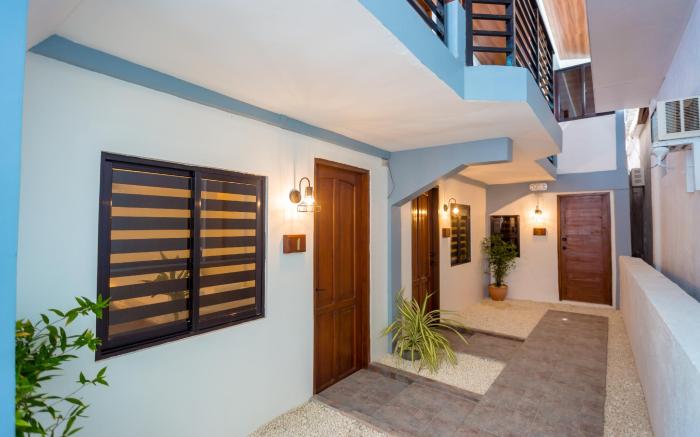 Alona Beachside Inn