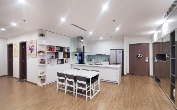 4 Bedroom 3 Bathroom Apartment in Hanoi