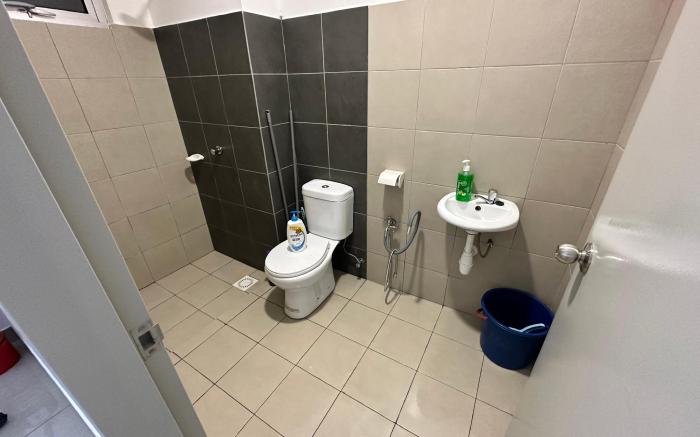 Qaireena Skylake Homestay - Puchong, Cyberjaya