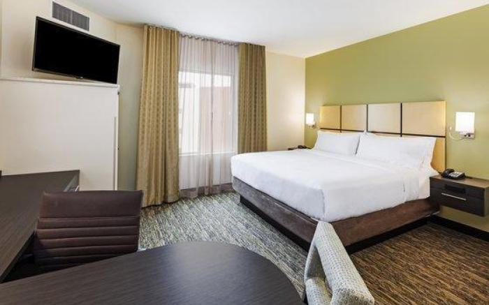 Candlewood Suites Lenexa - Overland Park Area By IHG