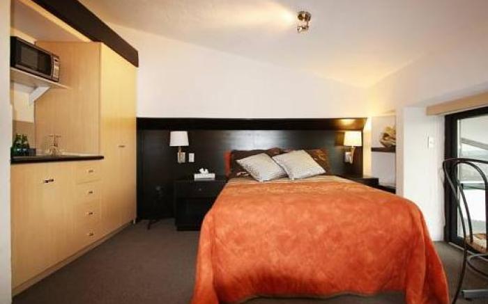 Aztic Hotel and Executive Suites