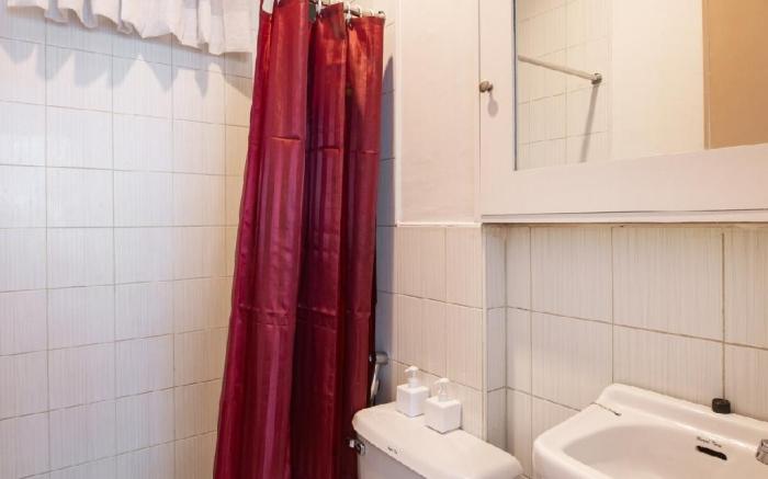 Clean & Affordable | Studio J308
