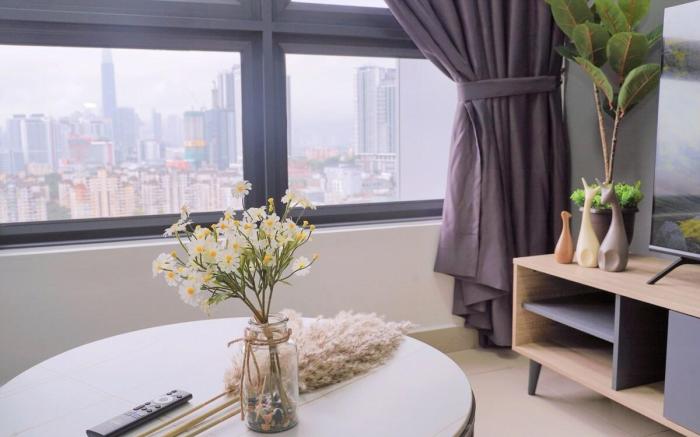 NEW ! TRX VIEW | Netflix | Lrt+Mrt | 3R2B | 8 Pax