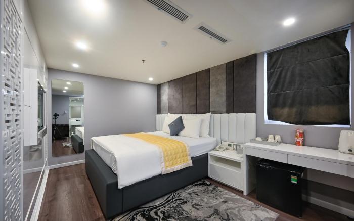 The Moon 3 Hotel
