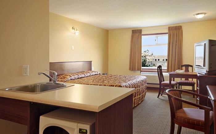 Super 8 By Wyndham Fort Saskatchewan