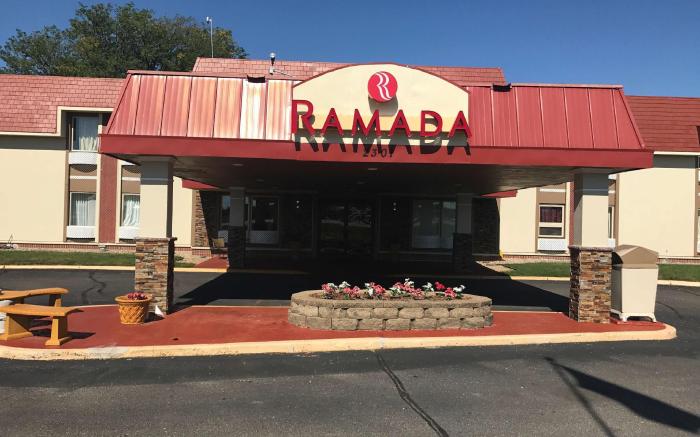 Ramada By Wyndham Albert Lea