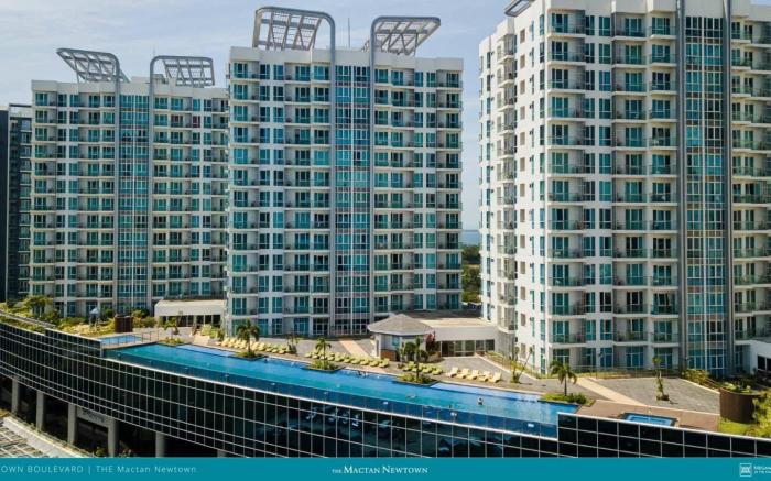 Mactan Newtown Daily Staycation Condo+Pool!