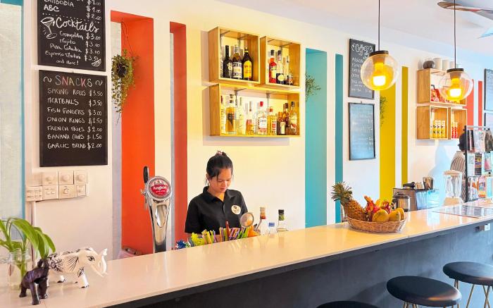 THE PLACE Hostel & Pool Bar