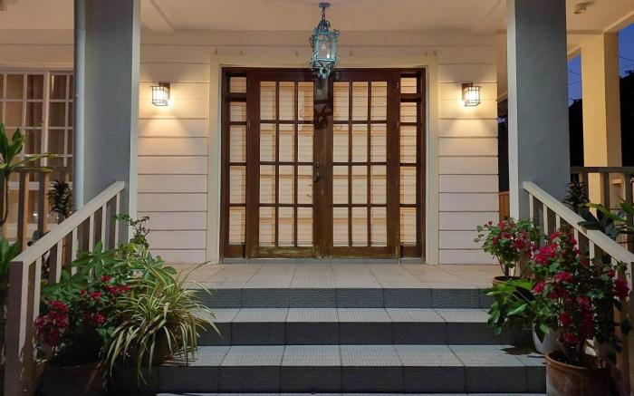 Catalina's Homestay (4 pax)