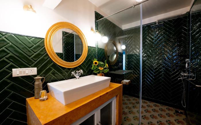 ELIVAAS 5 BHK with Pvt Pool, Entertainment Room & Glass House - Bludoor
