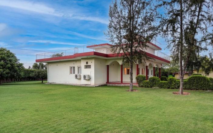 Alaya Stays 4BHK Farmhouse with Pvt Pool & Garden - Manesar