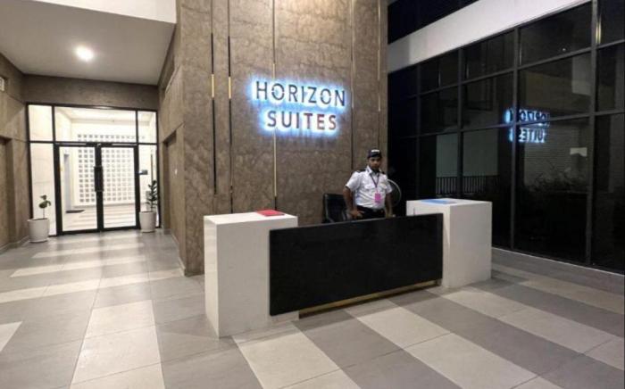 KLIA Deluxe Suite (2Pax) Free Wifi | Netflix |Pool