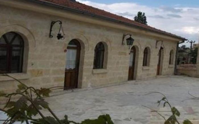 Jerveni Cave Hotel